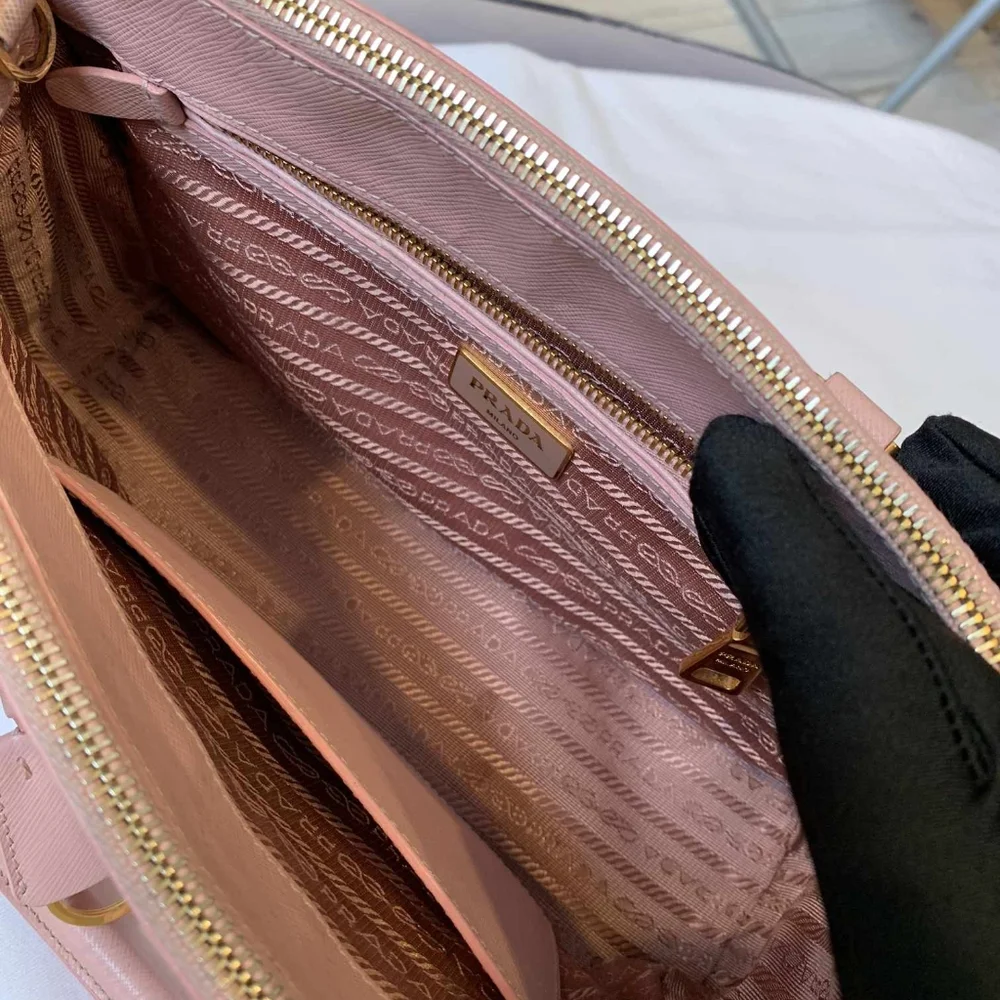 Prada Saffiano Tote - Picture 4 of 17